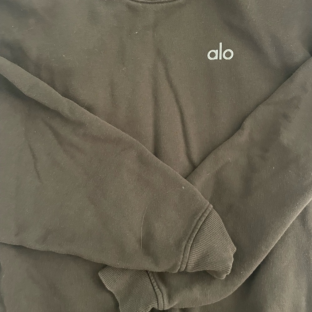 Alo Yoga crew neck size small
